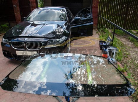 Замена лобового стекла BMW 5 F10 (БМВ Ф10)
