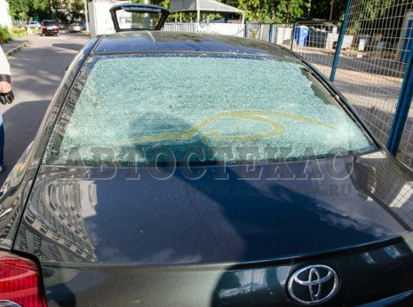 Замена заднего стекла Toyota Avensis (Тойота Авенсис)